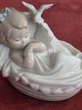 Lladro Figurine Comforting Dreams Sleeping Baby In Basket. Retired #6710
